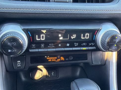 Used 2022 Toyota RAV4 LE image 26