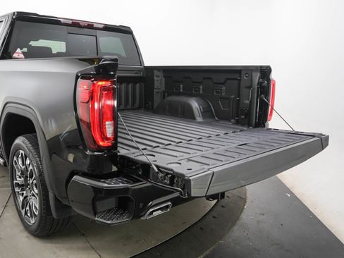 Used 2025 GMC Sierra 1500 Denali Ultimate AWD/4WD image 9