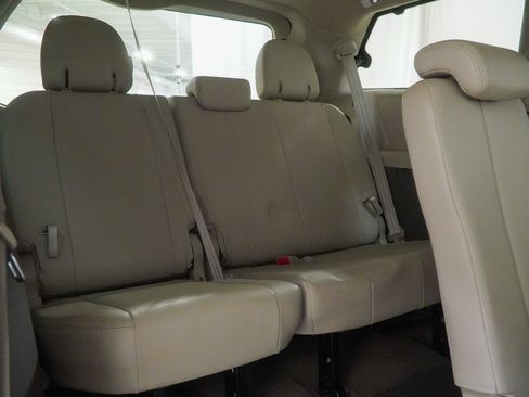 Used 2012 Toyota Sienna XLE image 42