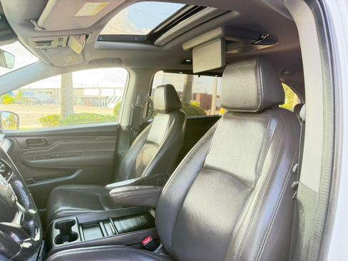 Used 2018 Honda Odyssey Touring image 17
