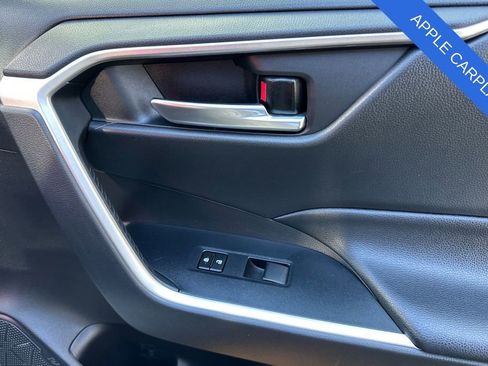 Used 2021 Toyota RAV4 XLE w/ Carpet Mat Package (TMS) image 20