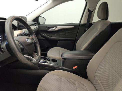 Used 2021 Ford Escape SE image 17