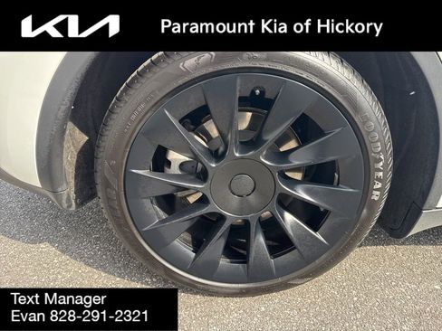 Used 2024 Tesla Model Y Long Range image 9