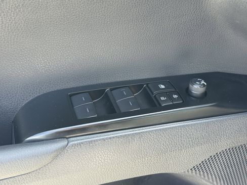 Used 2025 Toyota Camry LE image 28