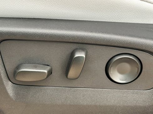 New 2025 Chevrolet Suburban Premier RWD image 23