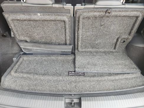 Used 2022 Volkswagen Tiguan SE R-Line FWD image 34