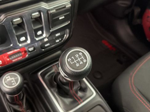 Used 2019 Jeep Wrangler Rubicon AWD/4WD image 42