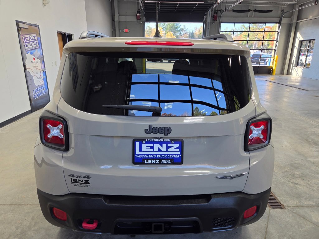 Used 2017 Jeep Renegade Trailhawk AWD/4WD image 7