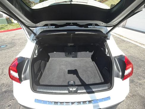 Used 2019 Mercedes-Benz GLA 250 image 16