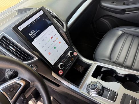 Used 2024 Ford Edge SEL image 14