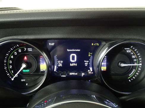 Used 2023 Jeep Wrangler Unlimited Sahara w/ Cold Weather Group image 27