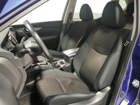 Used 2018 Nissan Rogue SV image 10