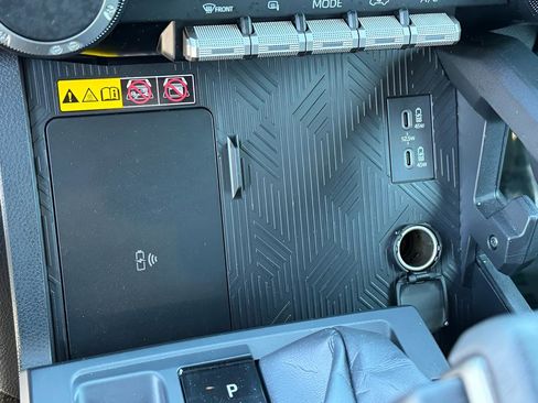 Used 2024 Toyota Tacoma SR5 w/ SR5 Upgrade Package image 18