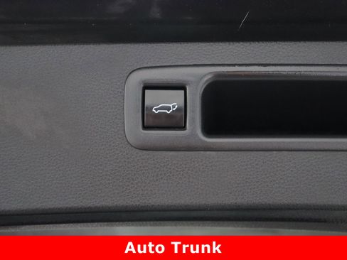 Certified 2023 Toyota Highlander LE image 34