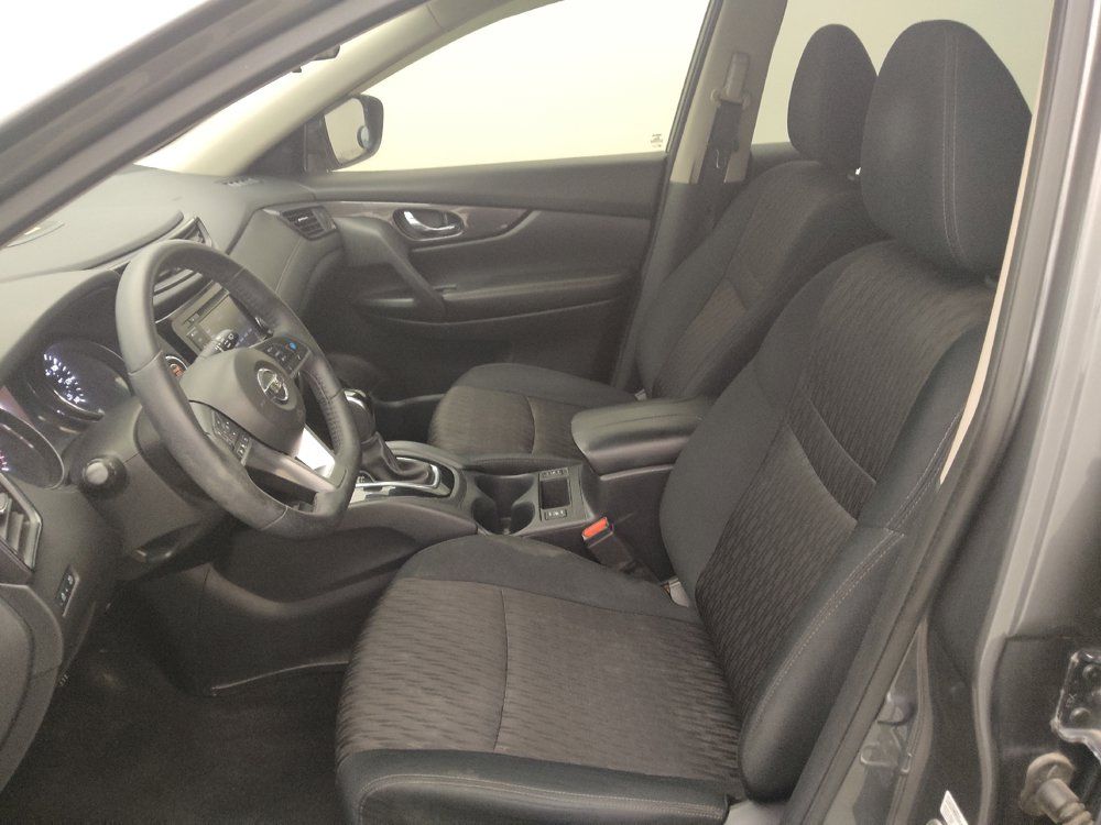 Used 2019 Nissan Rogue SV w/ Sun & Sound Touring Package FWD image 17