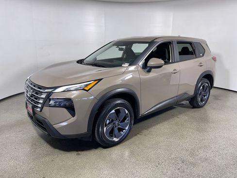 Used 2025 Nissan Rogue SV AWD/4WD image 7