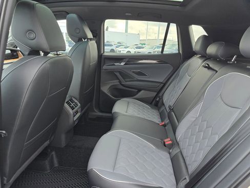 New 2026 Volkswagen Tiguan SEL R-Line image 32