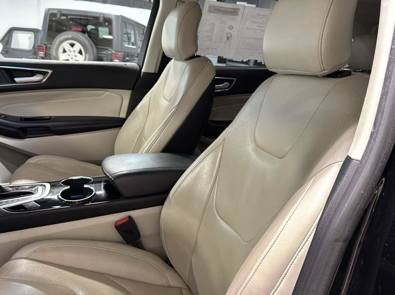 Used 2018 Ford Edge Titanium w/ Equipment Group 301A FWD image 17