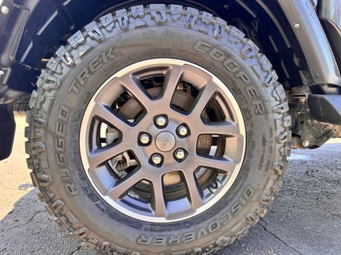 Used 2021 Jeep Gladiator Overland AWD/4WD image 28