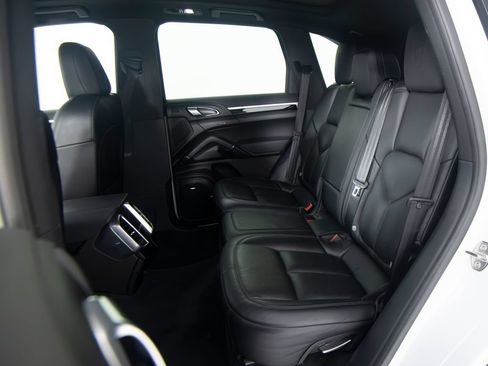 Certified 2017 Porsche Cayenne AWD/4WD image 43