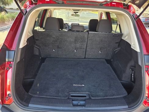 Used 2023 Nissan Rogue SV image 13