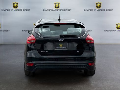 Used 2016 Ford Focus SE w/ SE Sport Package FWD image 4