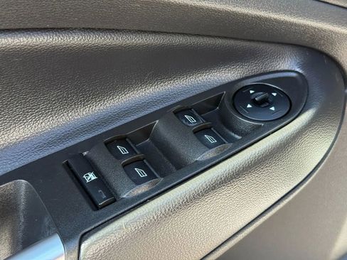 Used 2017 Ford Escape SE image 19