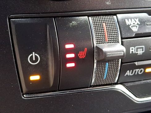 Used 2018 Ford Explorer XLT w/ Equipment Group 202A image 25