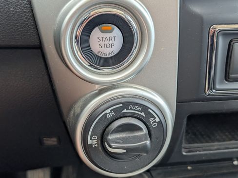 Used 2021 Nissan Titan SL AWD/4WD image 13