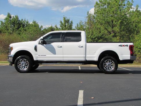 Used 2019 Ford F250 Lariat w/ Lariat Value Package image 5