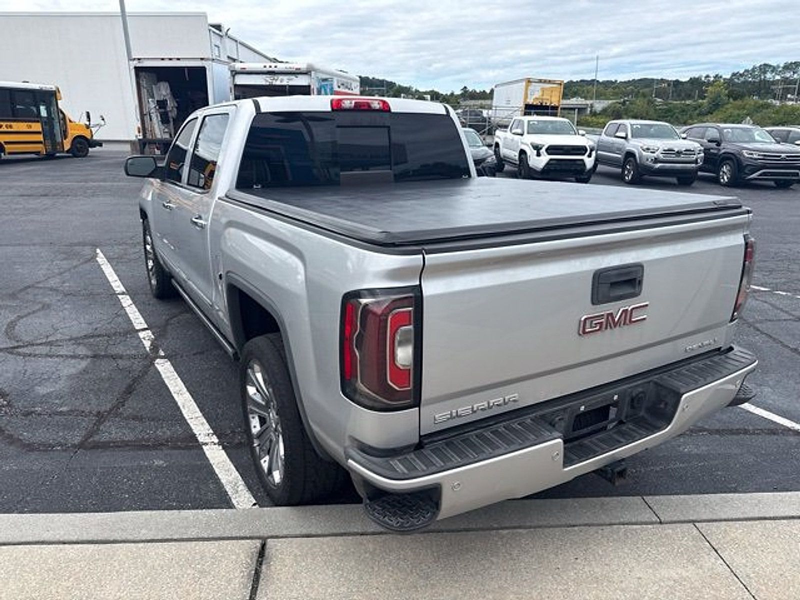 Used 2018 GMC Sierra 1500 Denali w/ Denali Ultimate Package AWD/4WD image 8