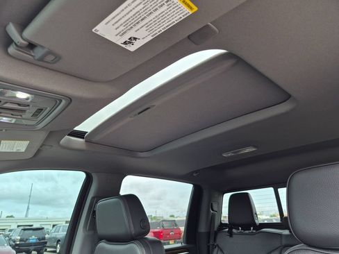 Used 2024 GMC Sierra 2500 Denali w/ Technology Package AWD/4WD image 18