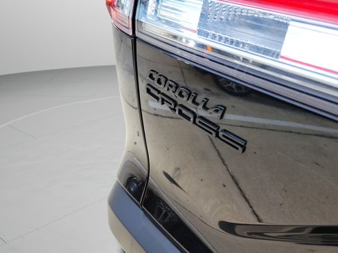 Used 2024 Toyota Corolla Cross AWD Hybrid image 9