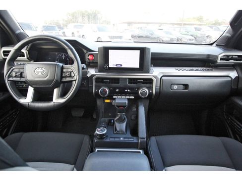 Used 2024 Toyota Tacoma TRD Off-Road image 11