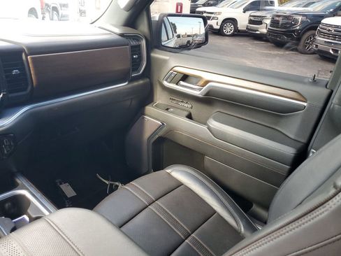 Used 2024 Chevrolet Silverado 1500 High Country image 15