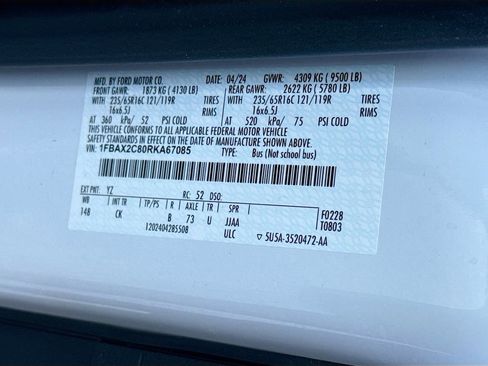 Used 2024 Ford Transit 350 XLT image 32