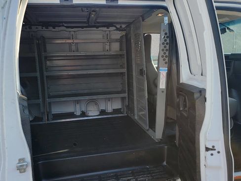 Used 2018 Chevrolet Express 2500 w/ Driver Convenience Package image 23