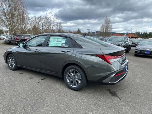 New 2026 Hyundai Elantra Blue image 4