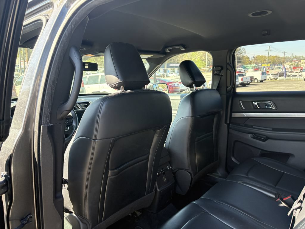 Used 2019 Ford Explorer XLT w/ Equipment Group 202A FWD image 13
