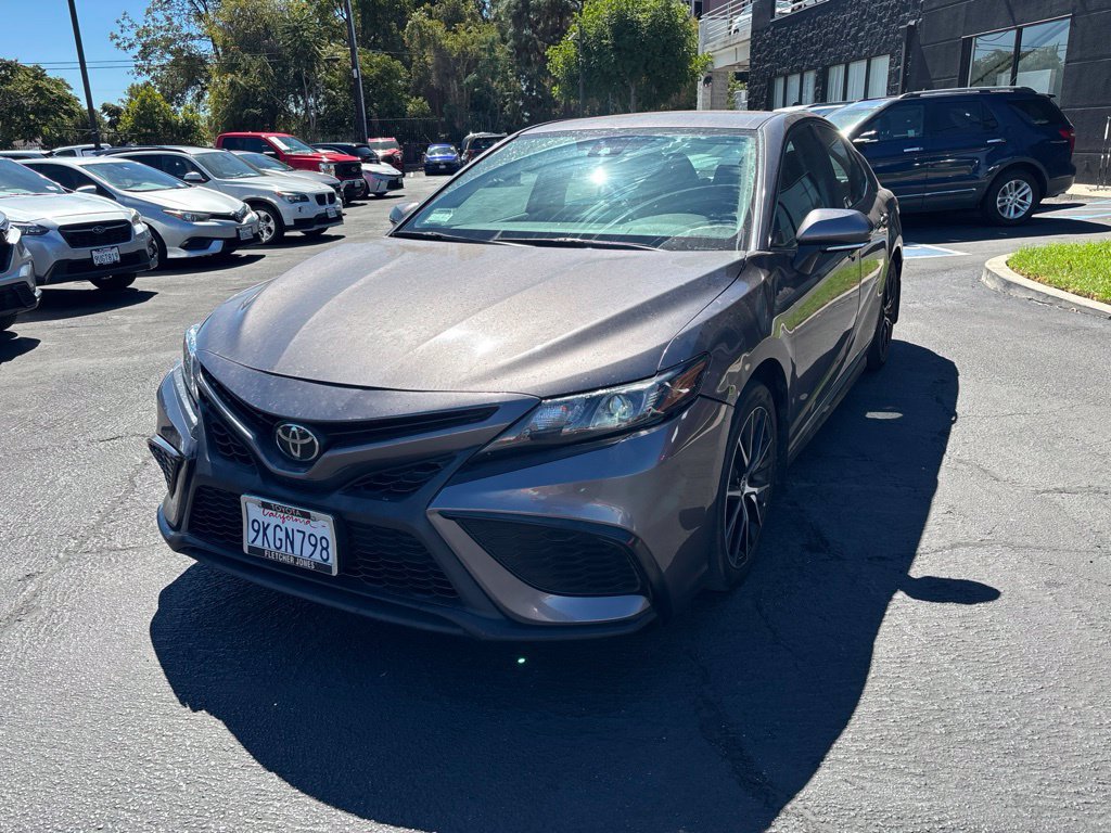 Used 2024 Toyota Camry SE FWD image 9
