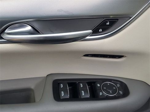 Used 2019 Cadillac XT5 Luxury image 16