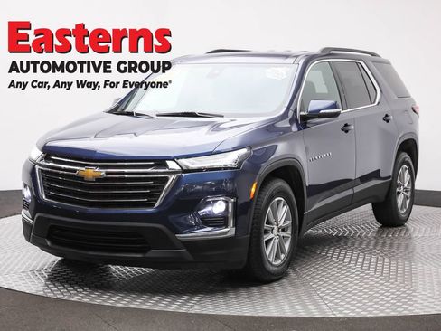Used 2022 Chevrolet Traverse LT image 1