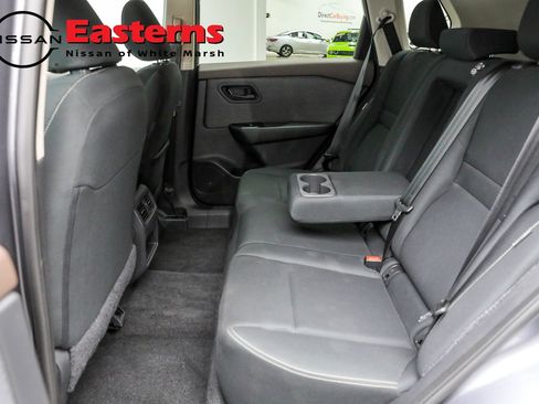 Used 2023 Nissan Rogue S image 32