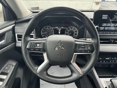 Used 2024 Mitsubishi Outlander SE AWD/4WD image 13