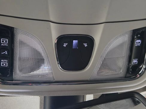 Used 2016 Jeep Cherokee Latitude w/ Comfort/Convenience Group image 14