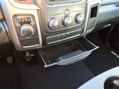 Used 2016 RAM 1500 Express image 29