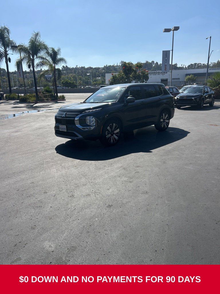 Used 2025 Mitsubishi Outlander SE AWD/4WD image 1