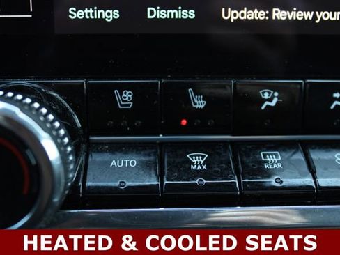Used 2024 GMC Canyon AT4 w/ AT4 Premium Package AWD/4WD image 5
