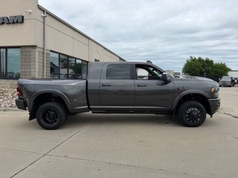 Used 2024 RAM 3500 Limited AWD/4WD image 5