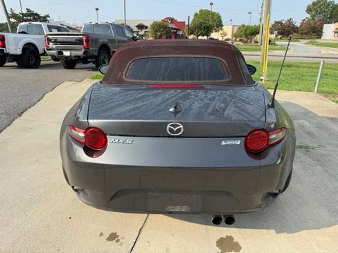 Used 2018 MAZDA MX-5 Miata Grand Touring RWD image 9